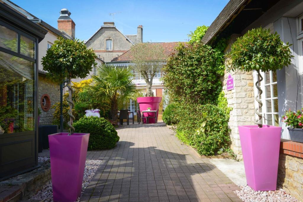 Logis Hotel Restaurant L'Auberge Normande Карантан Екстер'єр фото