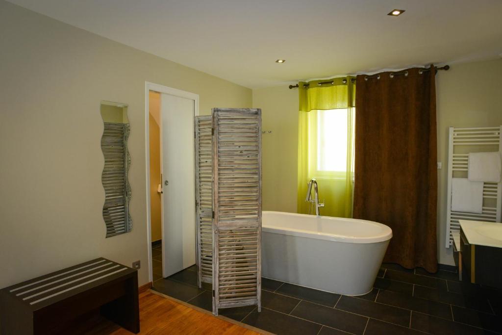 Logis Hotel Restaurant L'Auberge Normande Карантан Екстер'єр фото