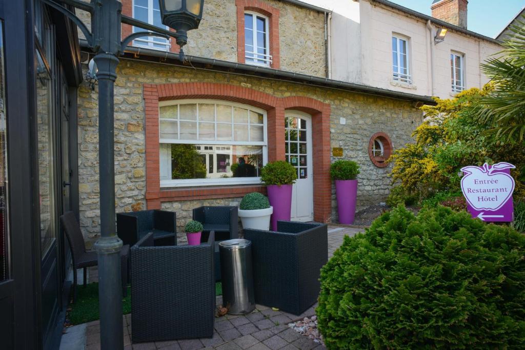 Logis Hotel Restaurant L'Auberge Normande Карантан Екстер'єр фото