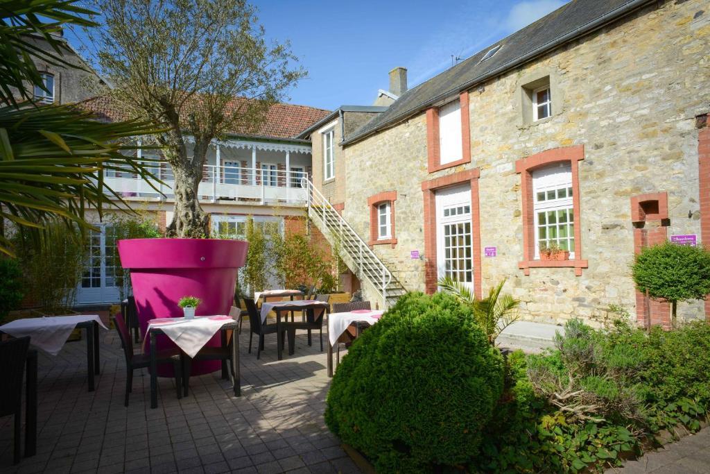 Logis Hotel Restaurant L'Auberge Normande Карантан Екстер'єр фото